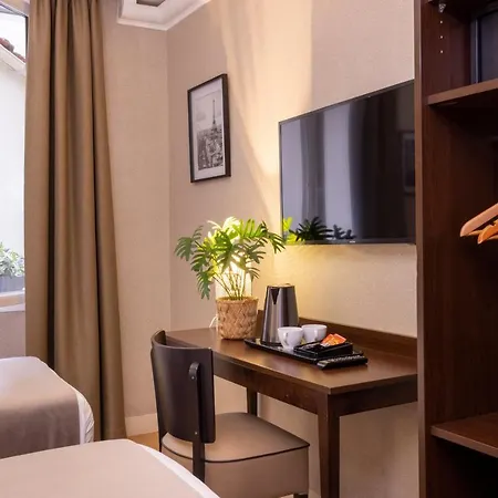 Nord Est Hotel Parigi